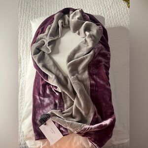 Elegant Velvet Scarf made of the finest Silk & Rayon Velvet